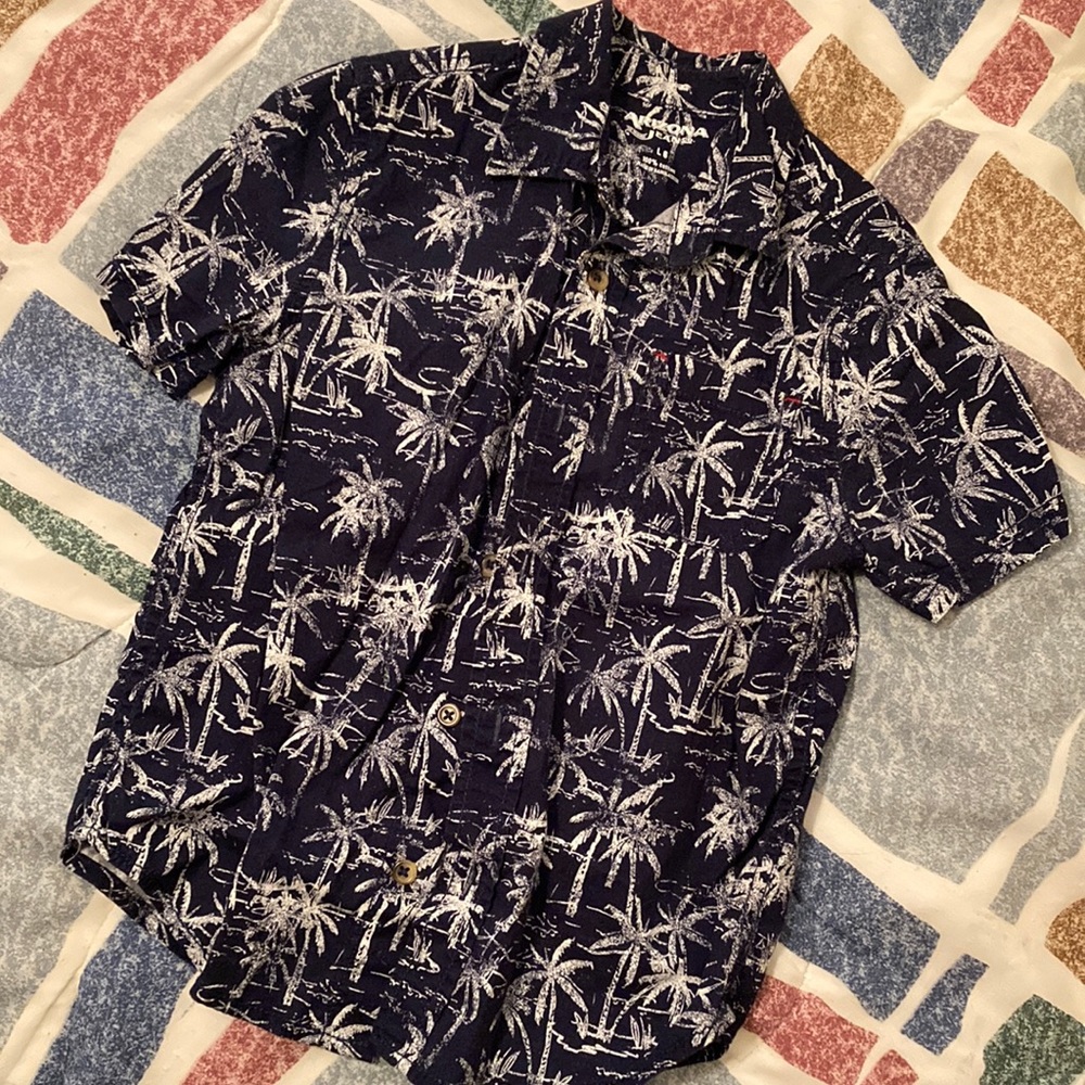 Rarely worn size 6 dress shirt